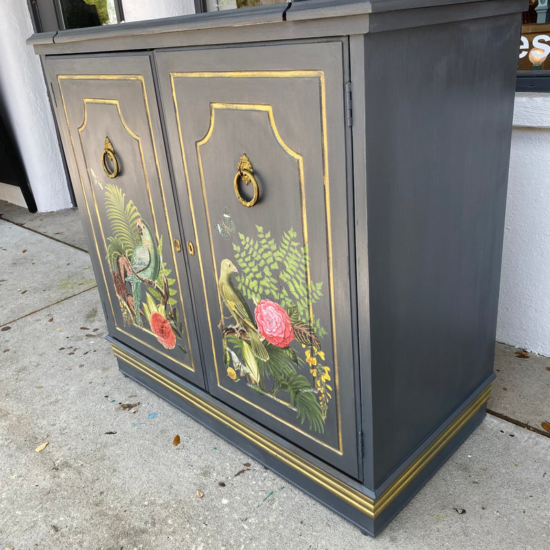 Vintage Bar/Cabinet with Expandable Top