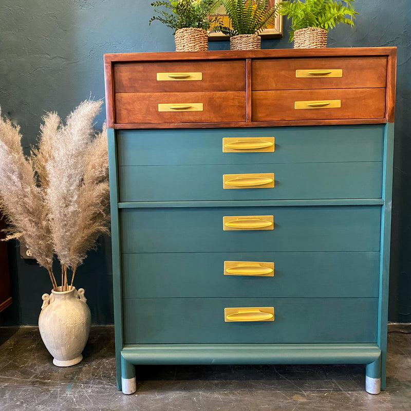 Mid Century Chest of Drawers by Willett Furniture