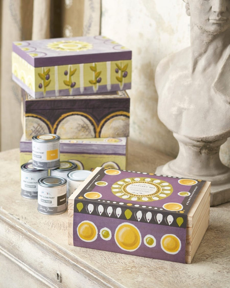 Annie Sloan with Charleston: Paint-Your-Own-Keepsake Box